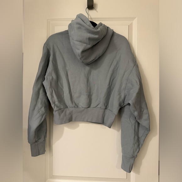 NWOT Aritzia TNA hoodie - Picture 3 of 3